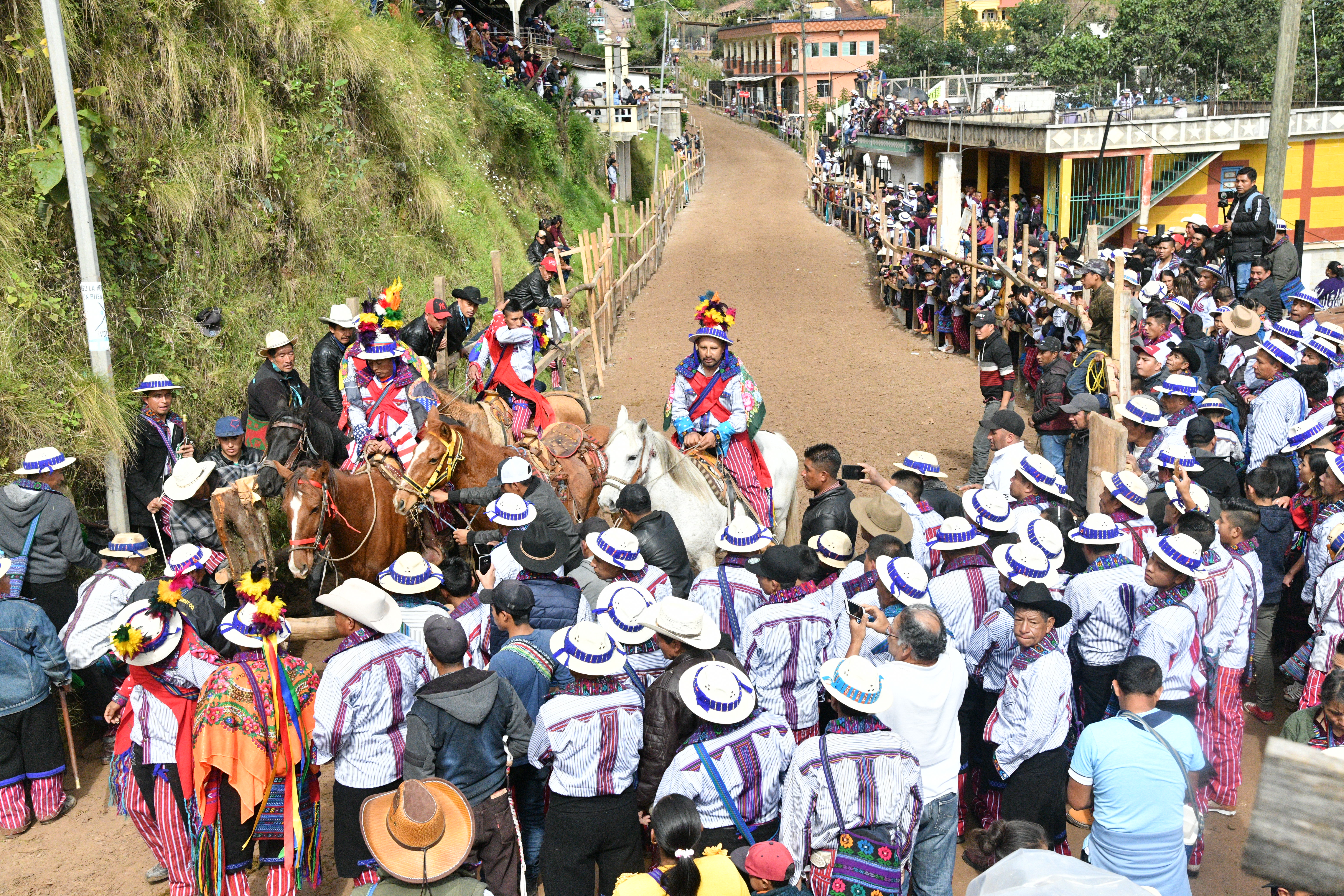 GUATEMALA - S šamany v zádech. Ttrailer -2